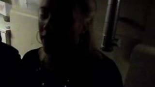 Tina kickar Fredrik Snortare