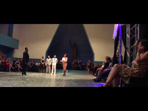  Dany Garcia  and  Verónica Villarroel  are  dancing  to  "  Parque Patricios  "  by  Francisco Canaro  at  Internationales Tango Festival Hamburg  in  2017