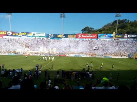 "Entra de Alianza FC Final contra Santa Tecla" Barra: La Ultra Blanca y Barra Brava 96 • Club: Alianza • País: El Salvador