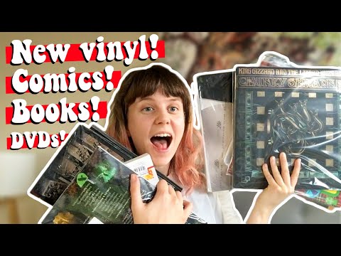 NEW VINYL RECORDS, COMICS, BOOKS, DVDs and ACCESSORIES  🎁 vinyl collection update and book haul 2020