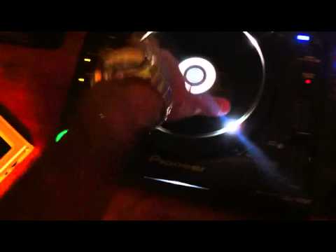 Cdj 2000 with Traktor and ipad