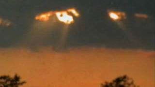 Mothership Cloud? Strange window shapes in clouds.