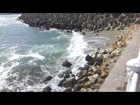 Angry waves kick stabilopds