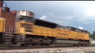 preview picture of video 'Union Pacific Mixed Freight in Chelsea, IA 8/19/12'
