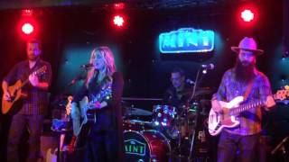 Sunny Sweeny "I Feel Like Hank Williams Tonight"