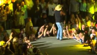 KENNY CHESNEY - &quot;Summertime&quot; - Live in Peoria HQ