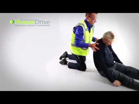 Noodvervoersgreep Rautek vanuit de liggende positie BHV | E-learning Human Drive