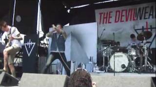 The Devil Wears Prada - Lord Xenu intro / Danger Wildman FRONT ROW @ Warped Tour Montreal