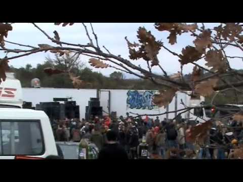 14-11-09 :: Red Is Not Dead  : Trakerz / Elektropump