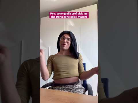 Quella prof che tratta bene solo i maschi - Kiro Ebra #comedy #shorts