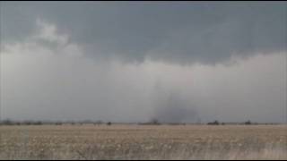preview picture of video 'March 7th, 2009 - Tornado near Hutchinson, KS. Invisible Funnel!'
