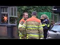 Brandweer blust brand in schuur bij woning in Deventer