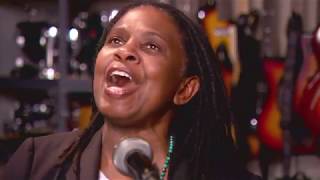 NOTES IN TIME - Ruthie Foster
