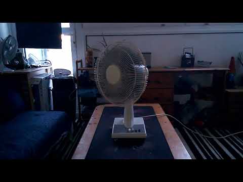 1995 CED 12" Oscillating desk fan