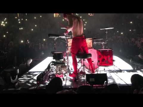 Twenty One Pilots - Cancer Cover LIVE My Chemical Romance (ERS 2017 Albany NY)