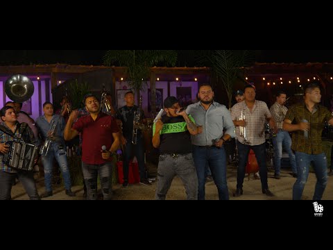Omar Ruiz FT. Banda Renovacion - El Americano [EN VIVO]