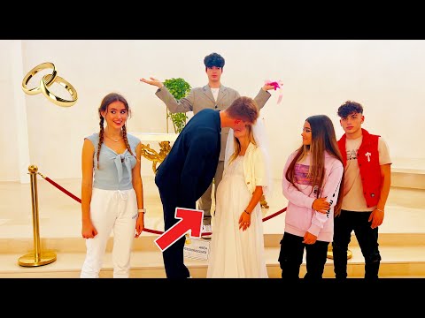 INCINTA A 14 ANNI! 💍 MATRIMONIO IN CHIESA!!- Amici vs Nemici - by Charlotte M.