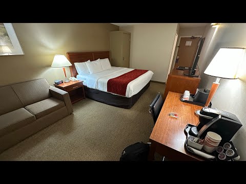 Comfort Inn Chilliwack Hotel - One King Bed - Breakfast - Review - Choice Hotels