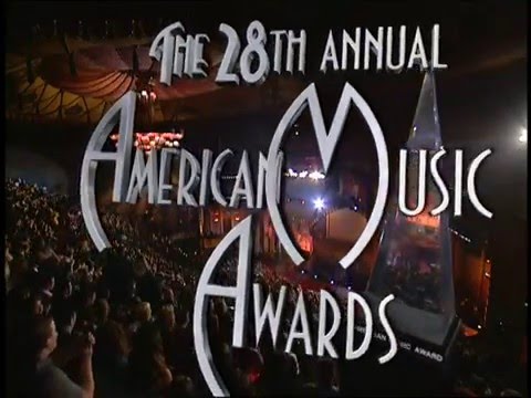 Dixie Chicks Wins Country Group - AMA 2001