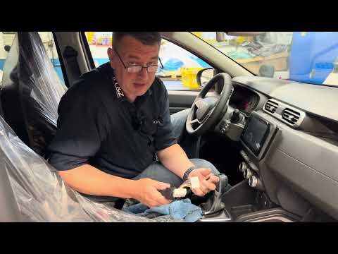 Dacia Duster II Phase III MediaNav Radio demontieren zum adaptieren