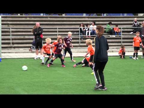 Fotboll: Helenelund (blå) - SFK Sportfältet Nord (3) 1/9-13