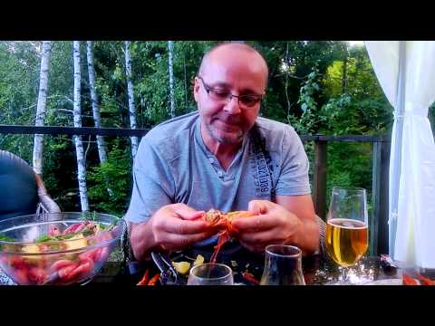 HOW TO EAT A CRAYFISH (in Sweden anyway)