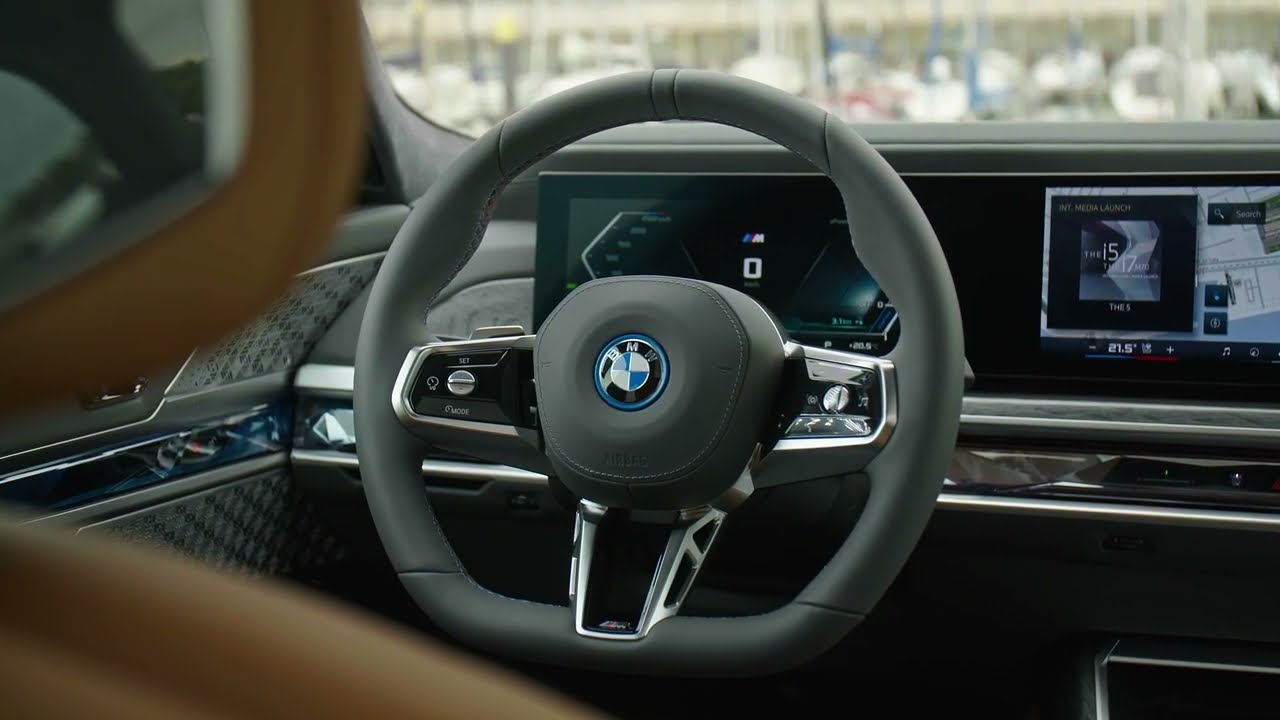 Explore The BMW i7 M70's State-Of-The-Art Interior Design