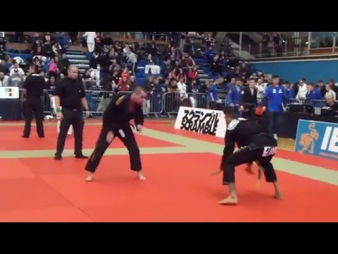 Max Lima vs Eduardo Gonclaves - IBJJF London Winter Open 2016 - Black Master 1 - Light