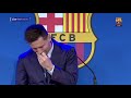 #Messi pleure et les fans applaudissent à la conférence d'adieu de #Barcelone