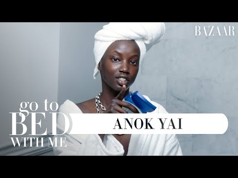 頂級模特兒Anok Yai的晚間護膚程序｜和我一起睡覺｜Harper's BAZAAR (Top Model Anok Yai's Nighttime Skincare Routine | Go To Bed With Me | Harper's BAZAAR)
