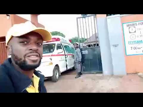 Mista powa est devenu fou dans les rues de kampala