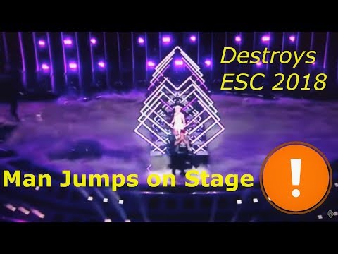 *Crazy man jumps up on Stage during Eurovision Final 2018* (UK performance)
