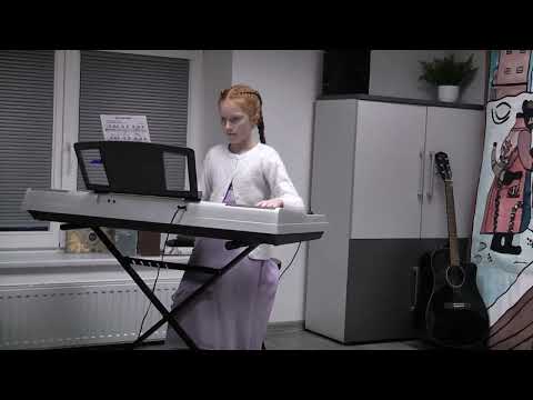 HLE, HLE, TÁMHLE V BETLÉMĚ ???? - Luci Lucie Sedláčková ???? (Official video) Key