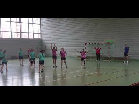 C.S.S BACAU - L.P.S SUCEAVA Junioare 4 (3)        10 - 1. Scor final 34 -5.