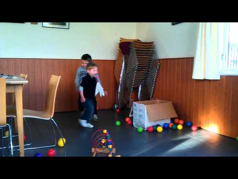 Daan Elise en Timo in de boys kantine