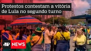 Manifestantes seguem com protesto no Comando Militar do Sudeste em SP