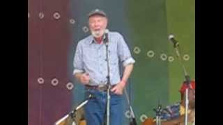 Pete Seeger, Leadbelly's "Didn't Old John Cross The Water"