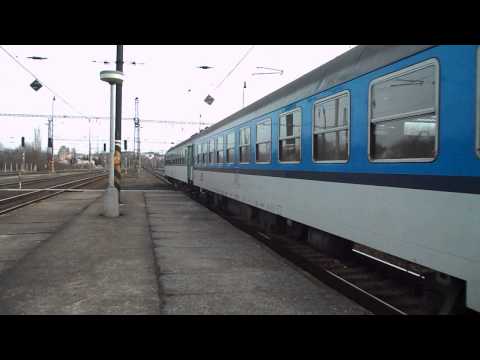 Příjezd vlaku Os 6822 (ČD 162.039) - Most, 8. 4. 2013