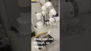 Interactive weighing: robot and balance working together #robot #automation #labautomation