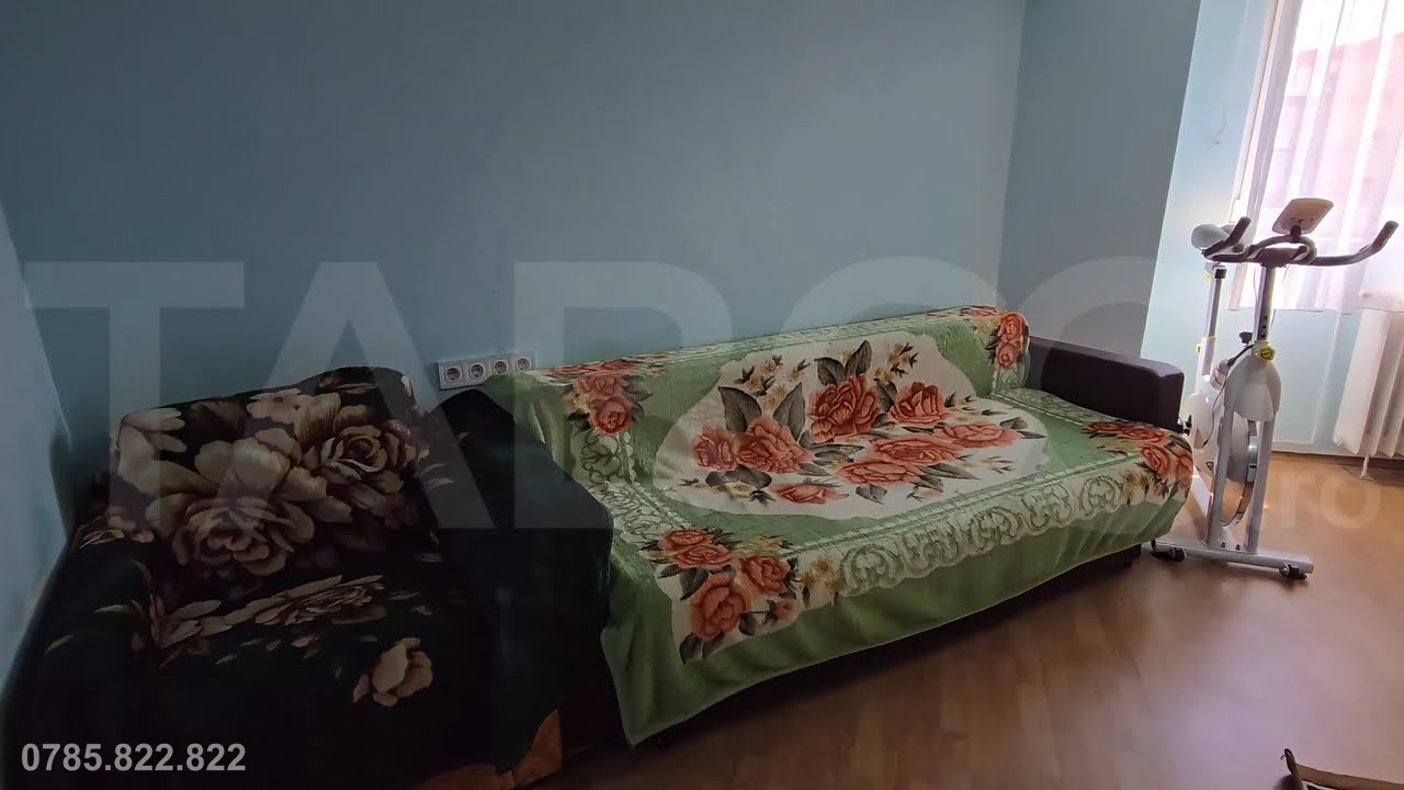Apartament de vanzare 2 camere decomandate in zona Parcului din Strand - Video