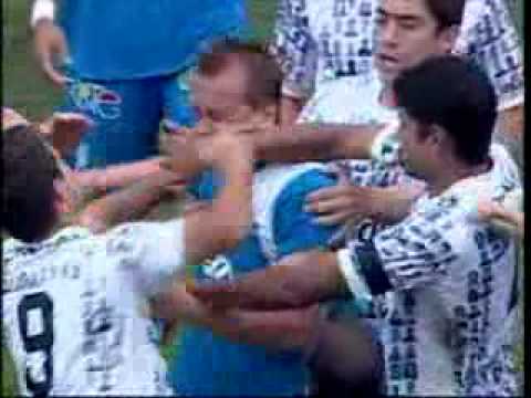 Corinthians 3 x 2 Avai 22-11-2008 - Porrada em Campo
