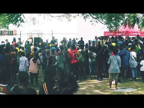 Gulf's female artist and crowd favorite Idau Ori sang one of her hit song titled Fau Kiri Moraitai.