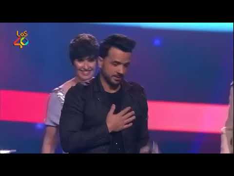 Jared Leto and Paz Vega present the awards for ‘best international song of the year’