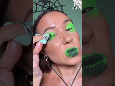 #beetlejuice season🕷️💚🎃