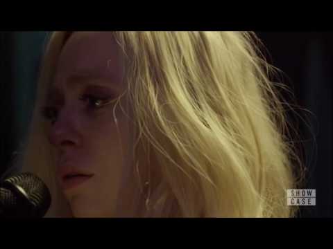 Mr Robot - Everybody wants to rule the world (angela singing - karaoke scene )