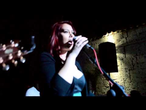 Fely Donose - Undercover (Original - Live Version)