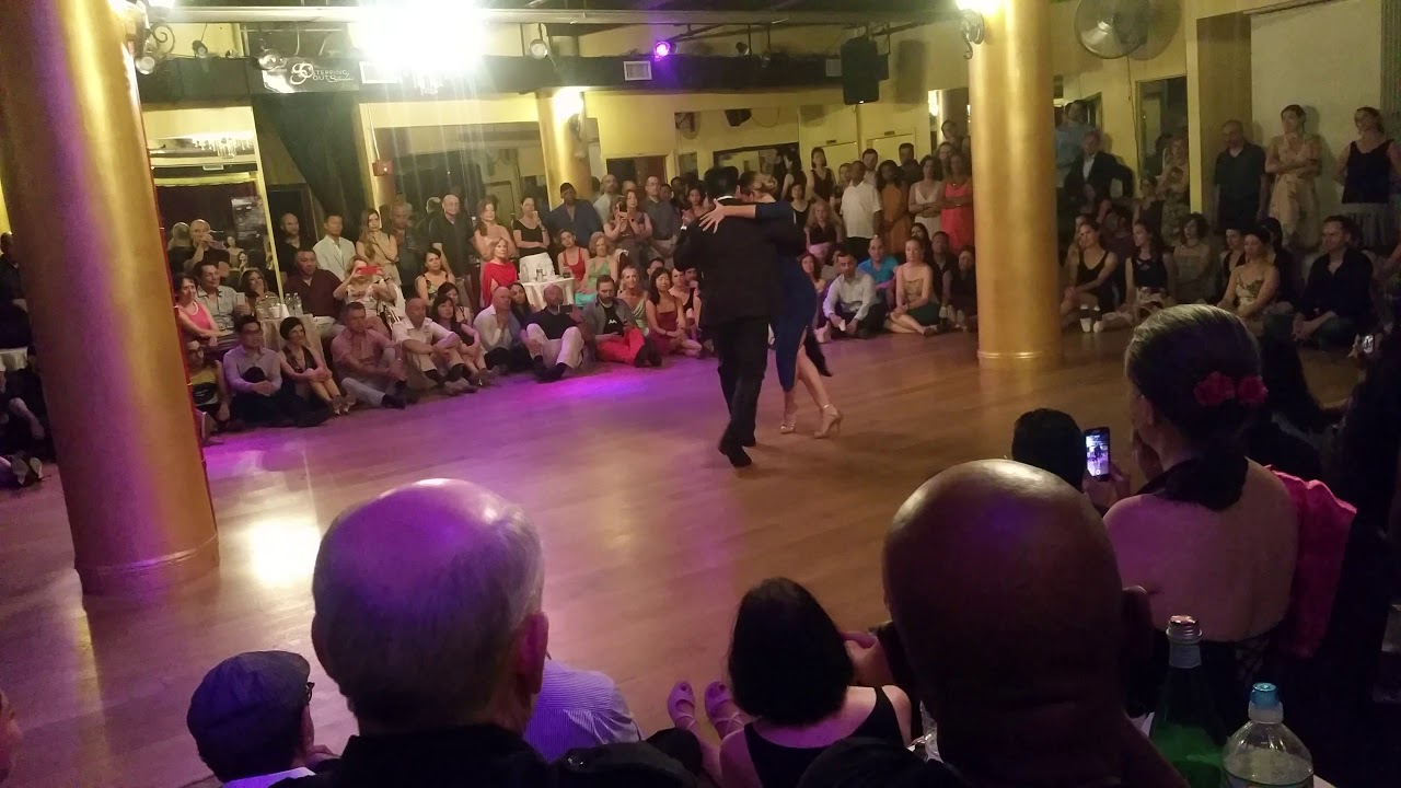 Argentine tango: Noelia Hurtado & Carlitos Espinoza - Que Importa (partial)