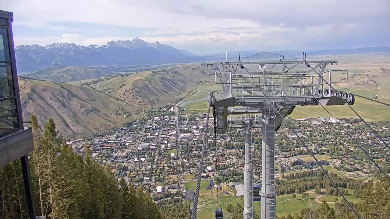 Live webcam view of Góndola Cumbre de Snow King Mountain