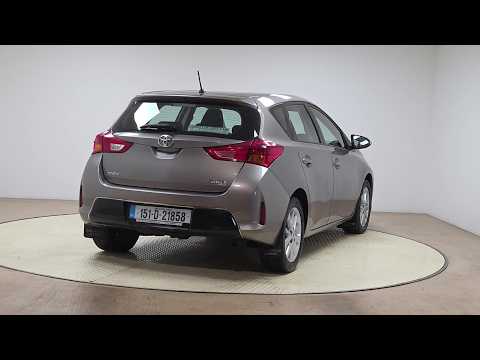 Toyota Auris D-4D 90 (1.4) 5Dr Aura - Image 2