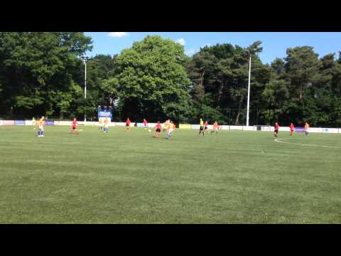 VDZ toernooi VDZ C2 - DVOV C2 fraai schot van Rui